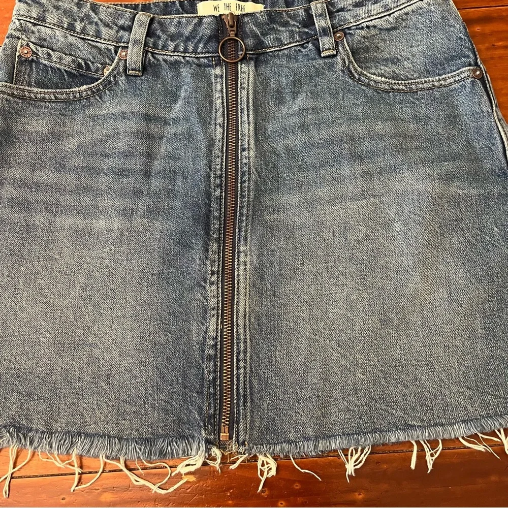 We The Free Size 28 Frayed Edge Zipper Front Denim Jean Skirt